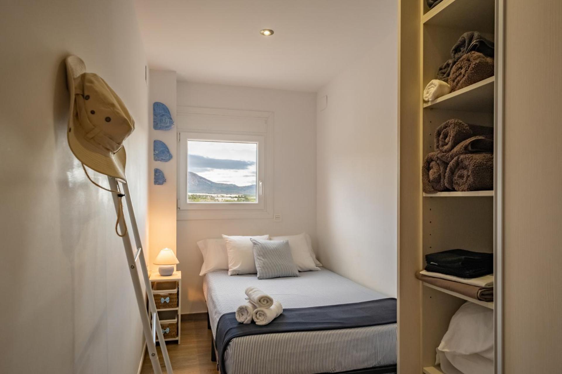 Apartamento Con Terraza, Vistas Playa Y Montana هوسبيتاليت دي لانفنت المظهر الخارجي الصورة