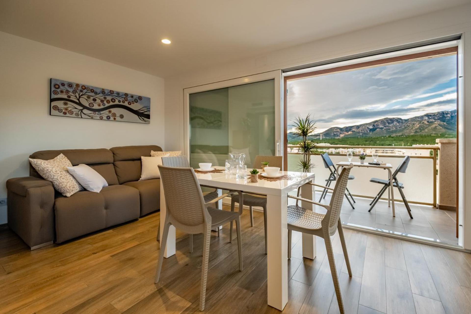 Apartamento Con Terraza, Vistas Playa Y Montana هوسبيتاليت دي لانفنت المظهر الخارجي الصورة