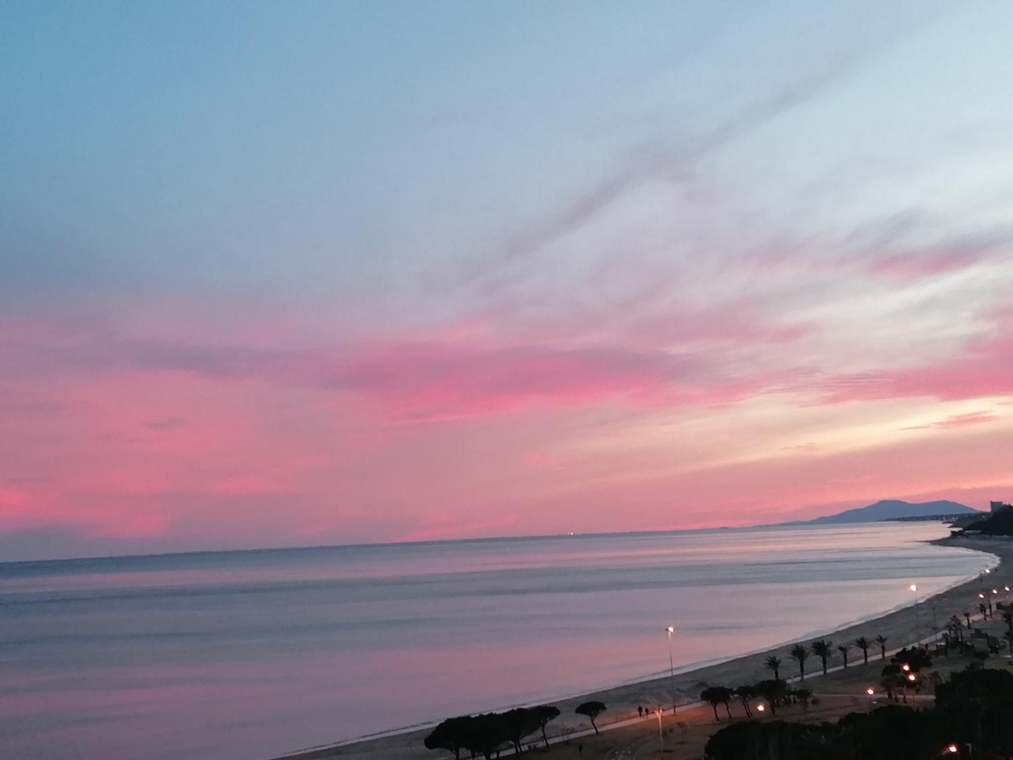Apartamento Con Terraza, Vistas Playa Y Montana هوسبيتاليت دي لانفنت المظهر الخارجي الصورة
