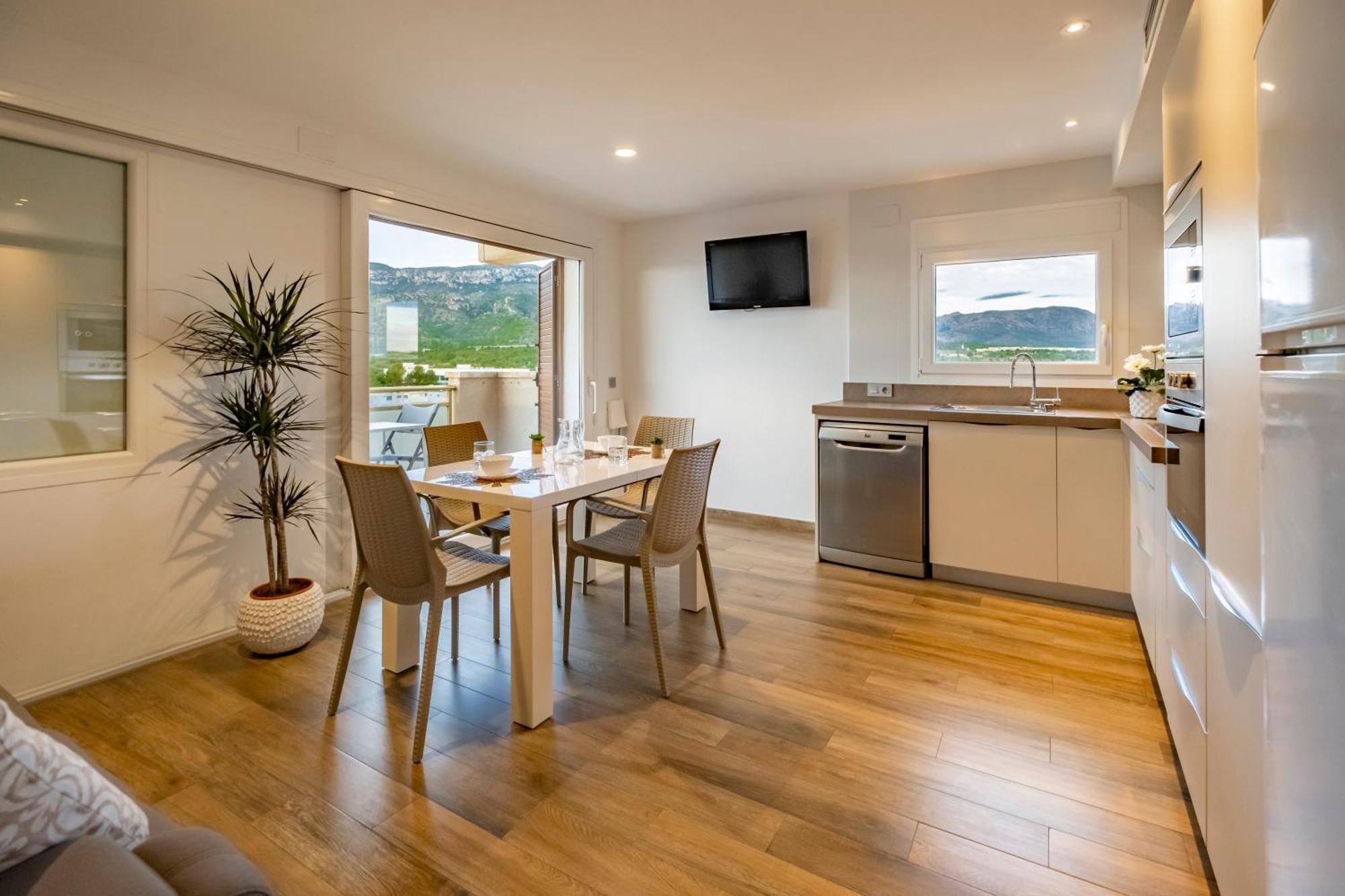Apartamento Con Terraza, Vistas Playa Y Montana هوسبيتاليت دي لانفنت المظهر الخارجي الصورة